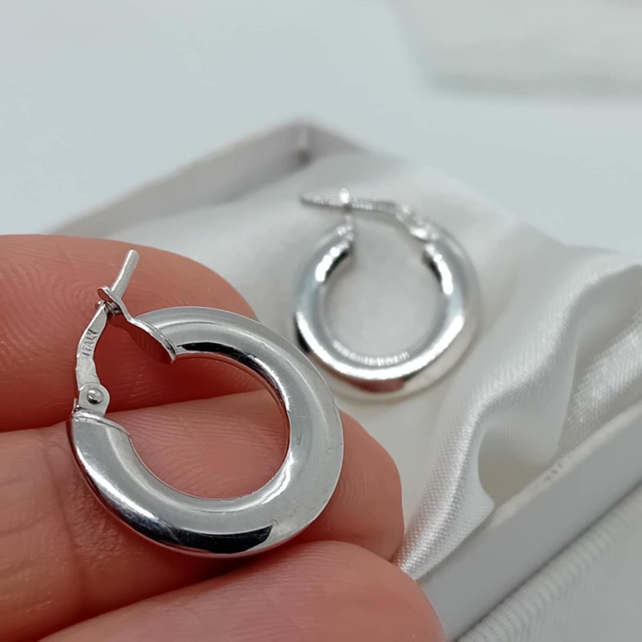 bdcb90e5-8c80-471f-a16e-f3b642f40028 1